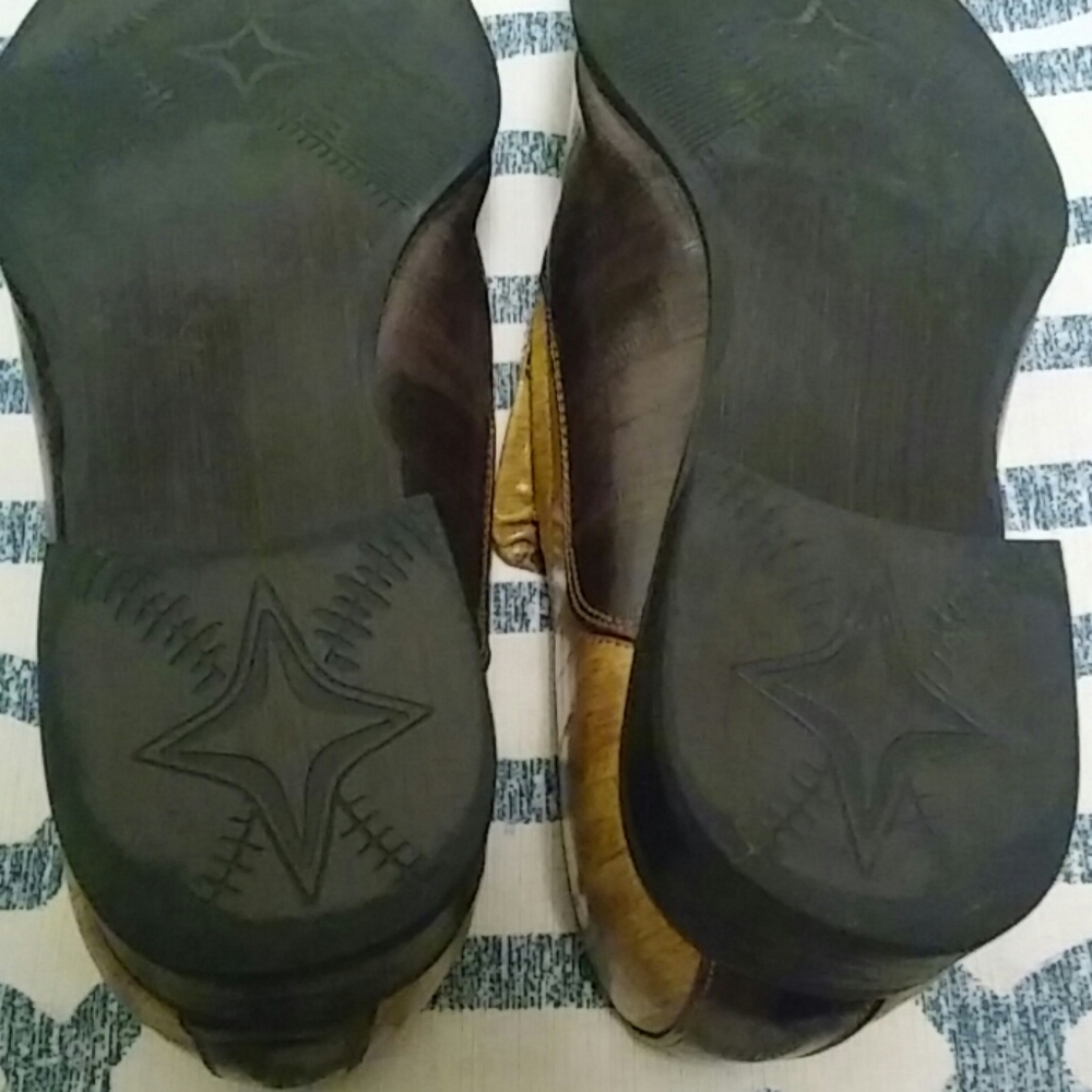 Shoes... - Picture 5 of 6